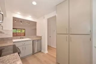 Photo #6: 225095661 Listing