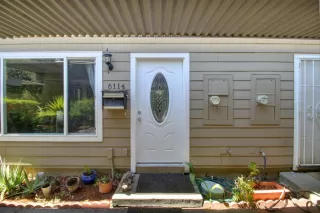 Photo #2: 225095902 Listing