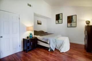 Photo #3: 225095902 Listing