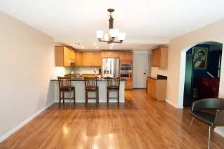 Photo #4: 225096130 Listing