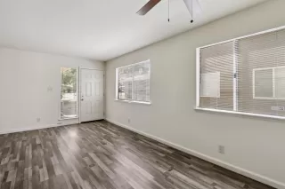 Photo #2: 225096235 Listing 