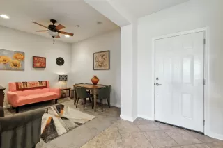 Photo #5: 225096613 Listing