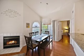 Photo #5: 225097538 Listing 