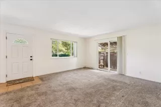 Photo #4: 225097636 Listing