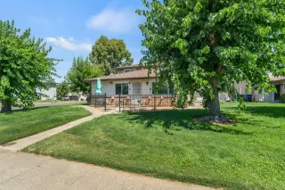 More Details about MLS # 225098395 : 9059 PINATA WAY #4