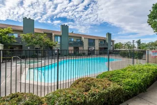 Photo #3: 225098847 Listing 