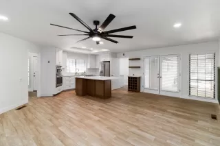 Photo #2: 225098886 Listing