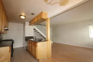 Photo #2: 225099354 Listing