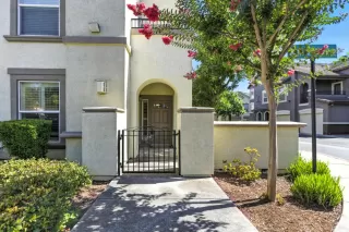 Photo #2: 225099369 Listing 