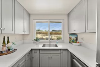 Photo #5: 225099463 Listing