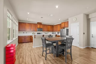 Photo #6: 225099784 Listing