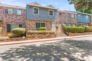 Photo #1: 225100126 Listing 