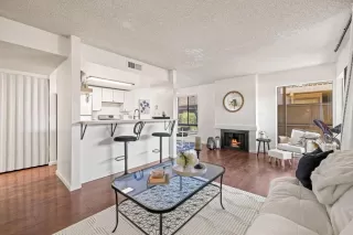 Photo #2: 225100225 Listing