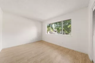 Photo #4: 225100586 Listing