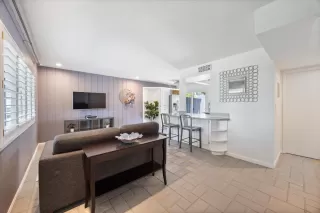 Photo #3: 225100751 Listing 