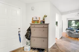 Photo #5: 225101952 Listing 