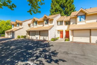 Photo #1: 225103081 Listing