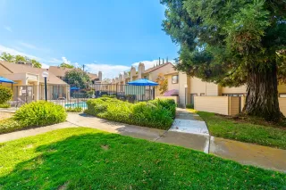 Photo #2: 225103081 Listing