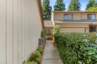 Photo #2: 225103182 Listing