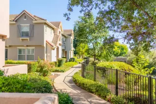 Photo #3: 225103212 Listing 