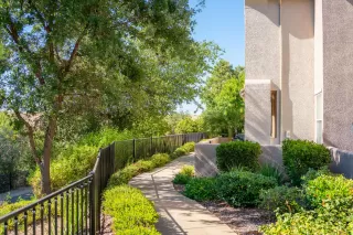 Photo #4: 225103212 Listing 