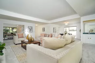 Photo #2: 225103353 Listing