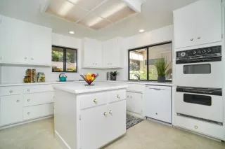 Photo #3: 225103353 Listing