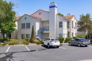 Photo #2: 225104075 Listing