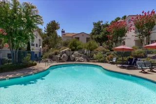 Photo #3: 225104075 Listing