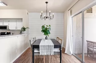 Photo #6: 225104075 Listing