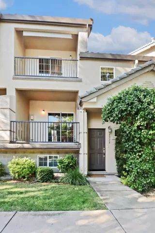 Photo #2: 225104132 Listing