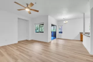 Photo #5: 225104157 Listing 