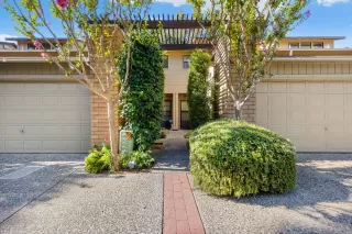 Photo #1: 225105379 Listing