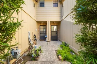 Photo #2: 225105379 Listing