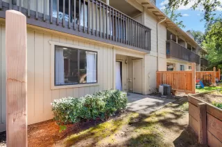 Photo #5: 225105379 Listing