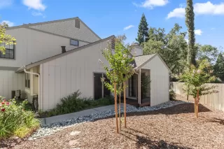 More Details about MLS # 225105428 : 3928 PARK CIRCLE LN #C