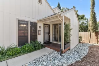 Photo #3: 225105428 Listing 