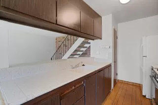 Photo #6: 225105452 Listing