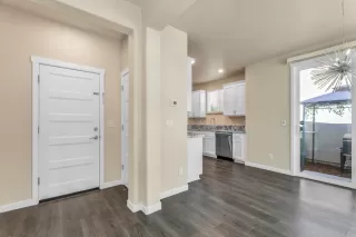 Photo #4: 225105731 Listing