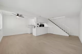 Photo #4: 225106306 Listing