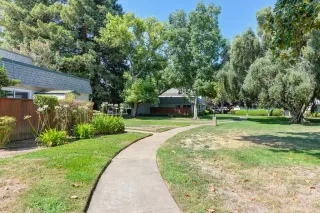 Photo #4: 225106442 Listing 