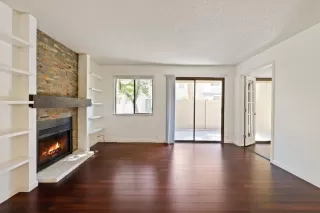 Photo #2: 225106602 Listing