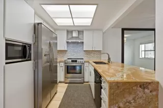 Photo #4: 225106602 Listing