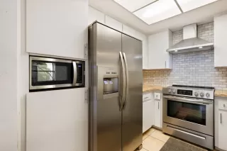 Photo #6: 225106602 Listing