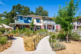 Photo #1: 225107042 Listing