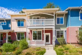 Photo #3: 225107042 Listing