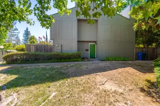 Photo #3: 225107068 Listing