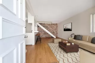 Photo #1: 225108330 Listing