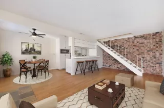 Photo #2: 225108330 Listing