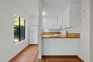 Photo #5: 225108552 Listing